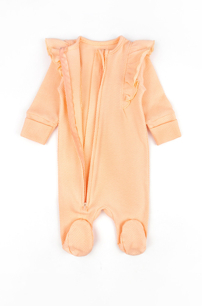 Однотонный комбинезон для новорождённой на выписку с повязкой