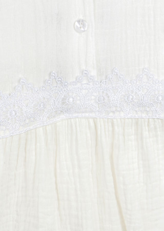 Комбинезон из муслина для девочки с кружевом