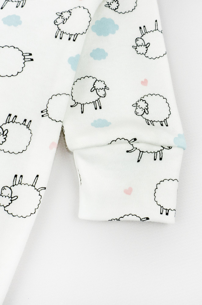 Сліп дитячий інтерлок Cute Lambs на кнопках із закритими ніжками